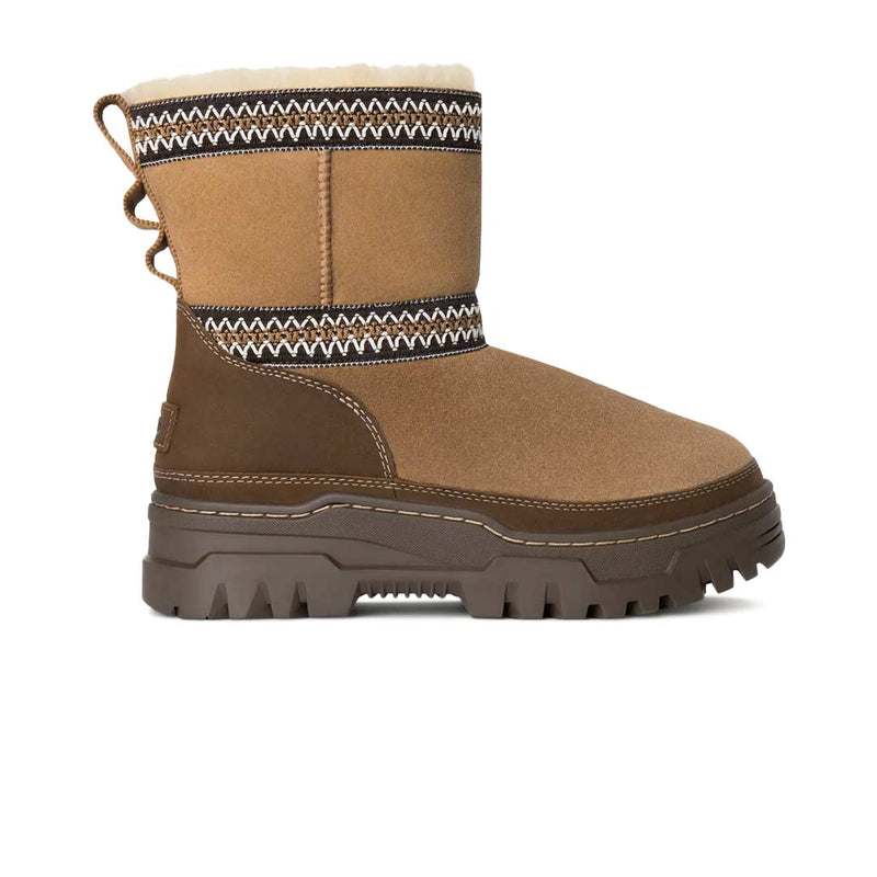 UGG® - Women's Classic Mini TrailGazer Boots (1158322-CHE)