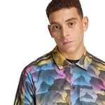 adidas - Chemise de villégiature Tiro Allover Print Mesh pour homme (IP3784)