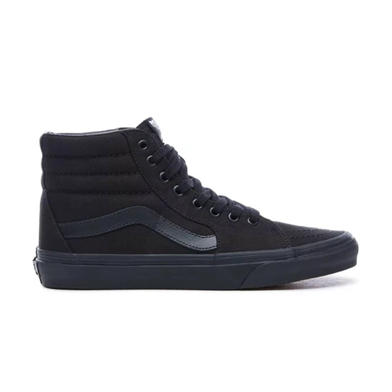 Low top deals vans all black