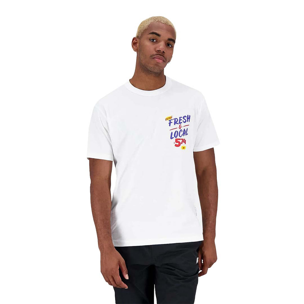 New Balance - T-shirt graphique réinventé Essentials pour hommes (MT31521 WT) 