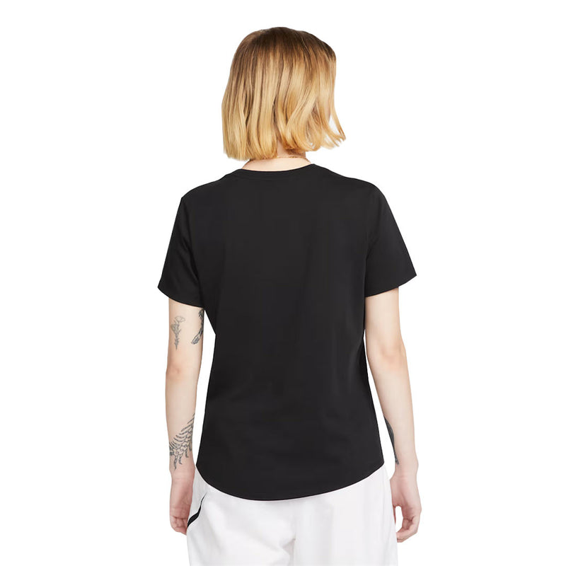Nike - Women's NSW Club Essentials T-Shirt (DX7902 010)