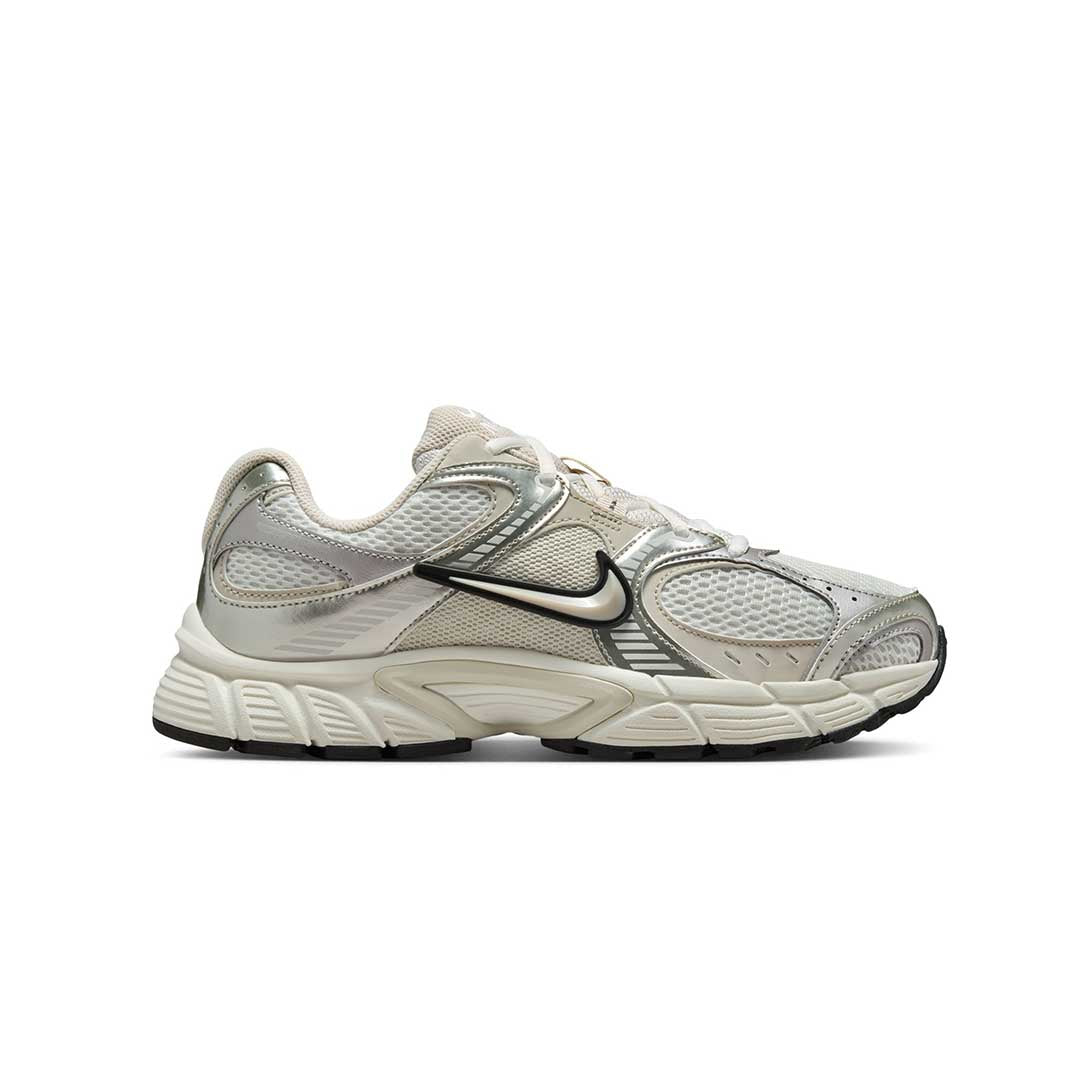 NIKE W V5 RNR (ウィメンズV5RNR) HQ7901-104 Nike - Women's V5 RNR Shoes (HQ7901 104) – SVP Sports