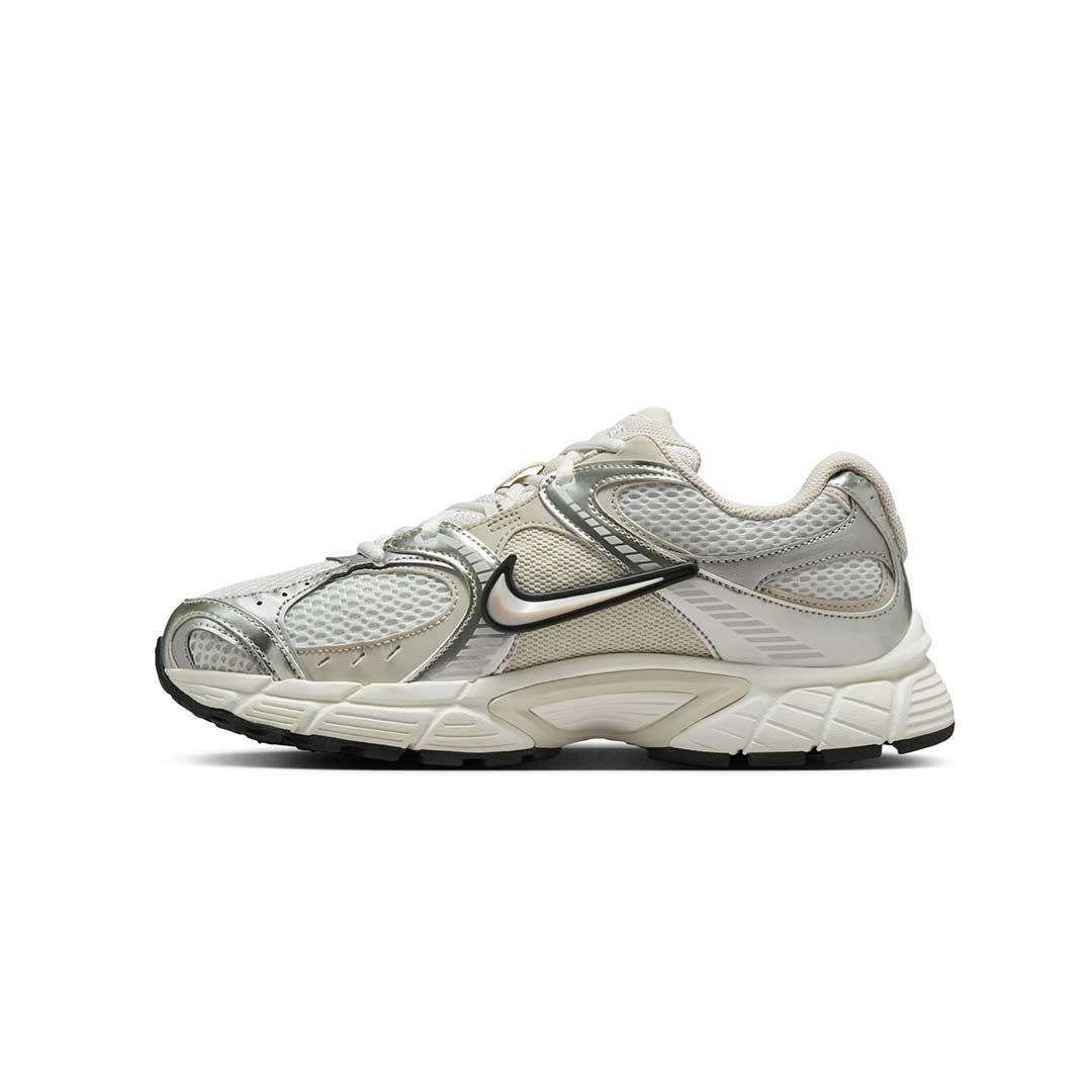 Nike - Women's V5 RNR Shoes (HQ7901 104) – SVP Sports