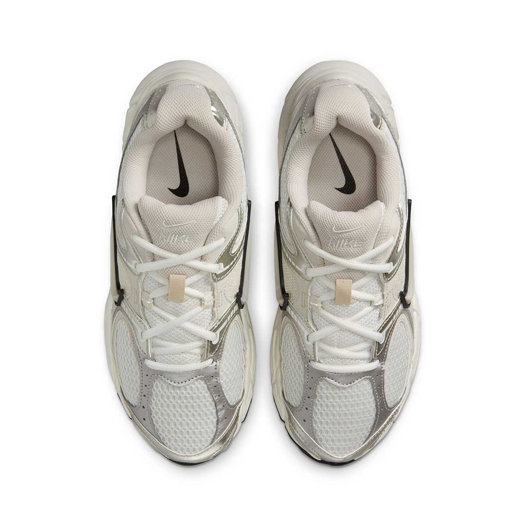 NIKE W V5 RNR (ウィメンズV5RNR) HQ7901-104 Nike - Women's V5 RNR Shoes (HQ7901 104) – SVP Sports