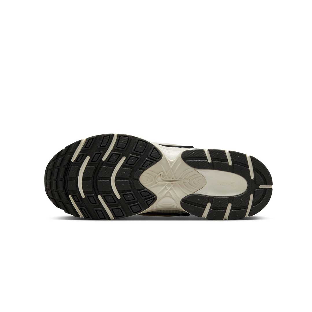 NIKE W V5 RNR (ウィメンズV5RNR) HQ7901-104 Nike - Women's V5 RNR Shoes (HQ7901 104) – SVP Sports