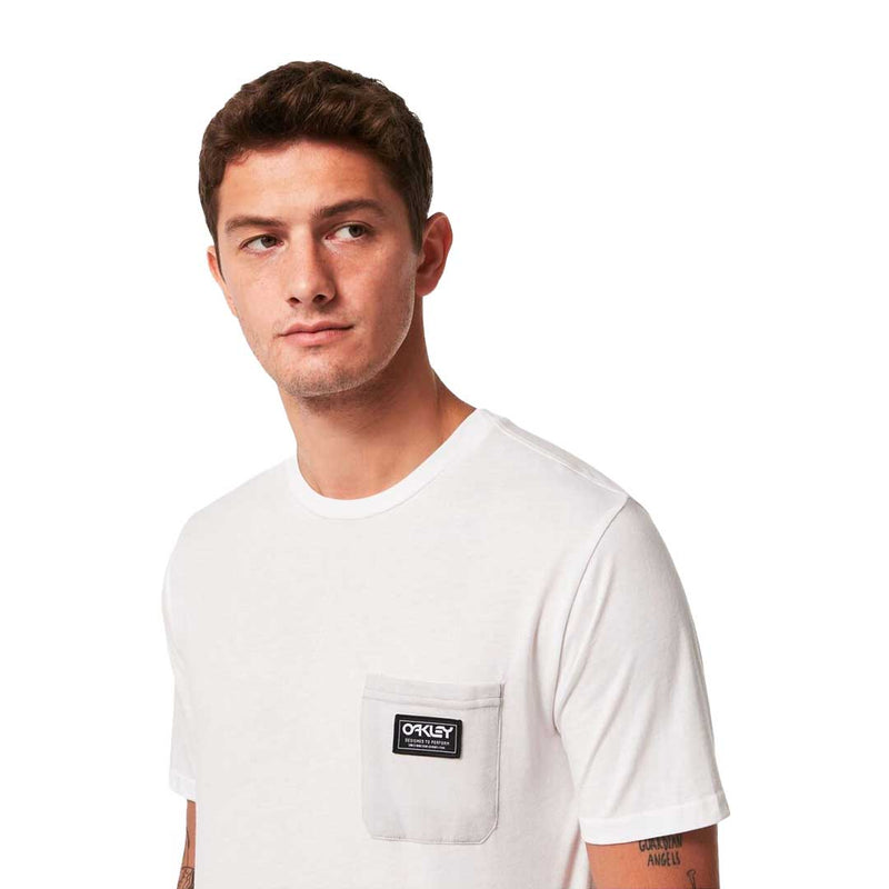 Oakley - Men's Classic B1B Pocket T-Shirt (FOA403729 105)