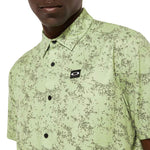 Oakley - Chemise tissée à manches courtes pour homme, motif camouflage sable (FOA404369 9VN)