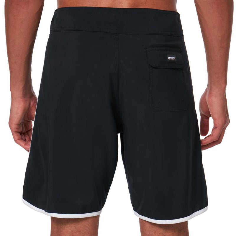 Oakley - Men's Solid Crest 19 Board Shorts (FOA401811 02E)