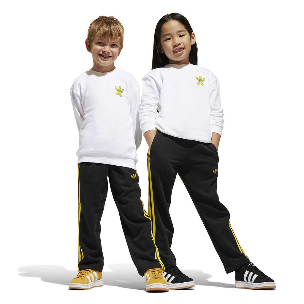 adidas - Kids' (Toddler & Junior) adidas Originals x Smiley World Crewneck & Jogger Set (JD0431)