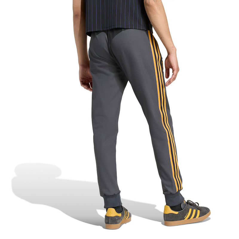 adidas - Men's Manchester United  Icons Track Pant (JN2815)