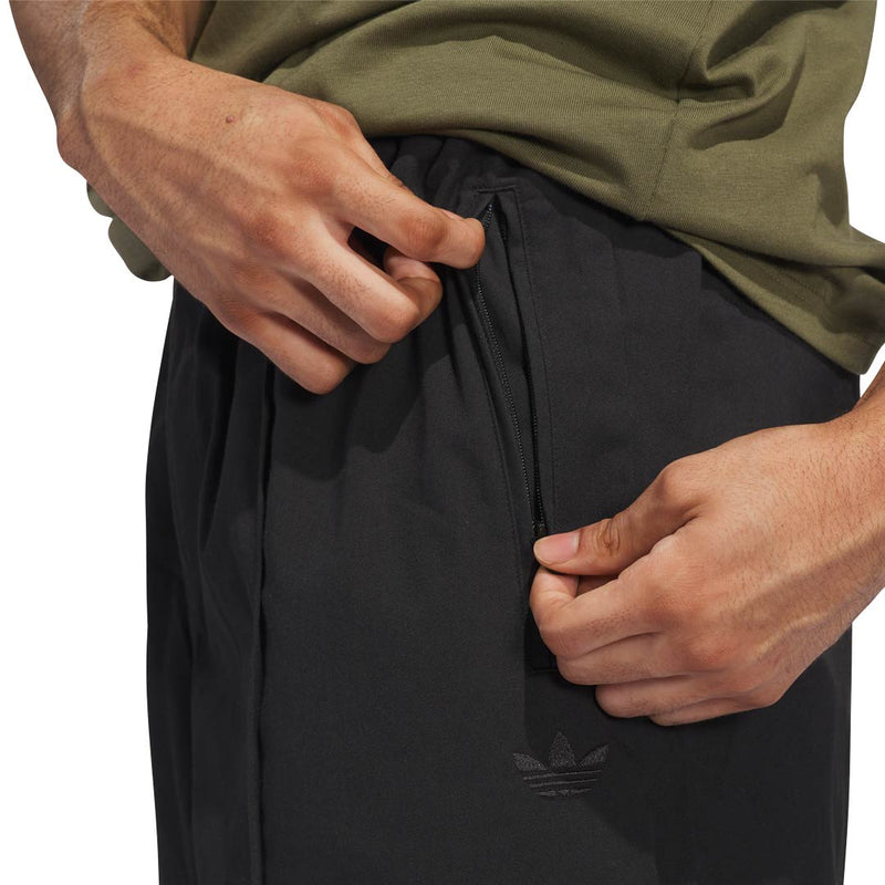 adidas - Unisex Skateboarding Pintuck Pant (JC7593)
