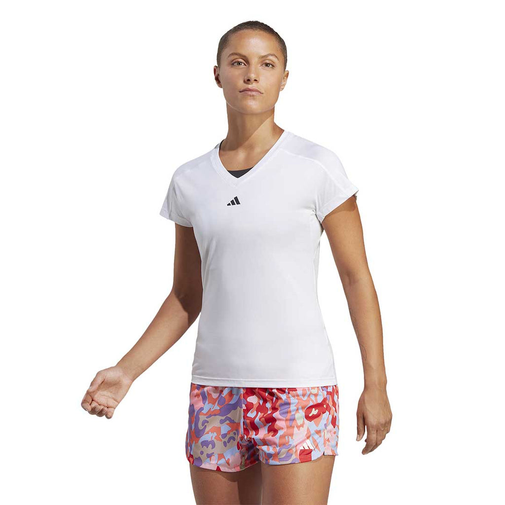 adidas - T-shirt à col en V Train Essentials pour femmes (HR7878)